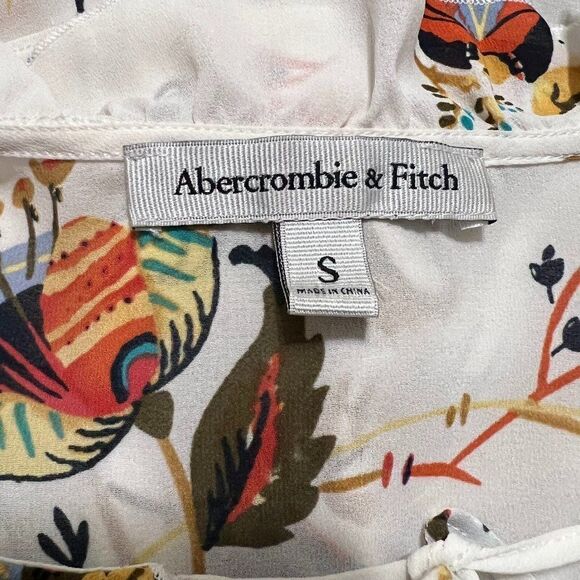 Abercrombie & Fitch Peplum Long Sleeve Blouse W/Butterflies Size Small - Picture 8 of 9